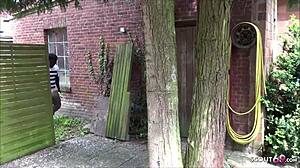 i fuk the blak guy from constuction site