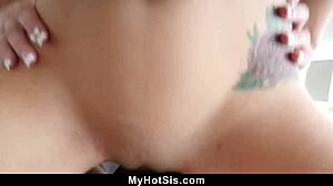 Stedsøster må strippe for stedbror hvis hun vil have pengene myhotsis!