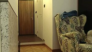 i met delivery guy naked he did not want to go away