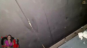 Chupando 2 Paus Grandes No Gloryhole