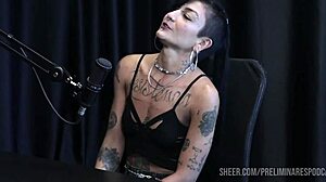 What are the best moments of Caroleta Roots in Preliminares Podcast with Bia Hot? Part 1 on Sheer Red!