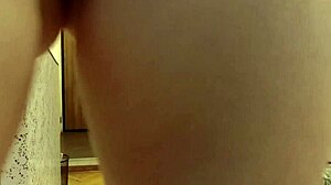 i met delivery guy naked he did not want to go away