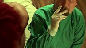 이봐 Daisy, Doctor Tampa의 대학 시험 위해 넓게 벌려!