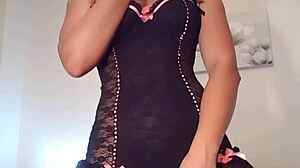 Look, I play with Chinese balls in my pussy, sucking them for you! 😜