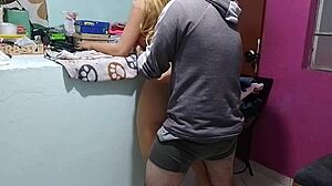 follandome a la madrastra culona en navidad, estaba tan cachonda