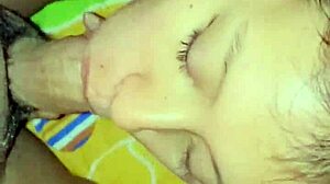 Vecina 18 le encanta la verga siempre y cuando le pagues las u�as