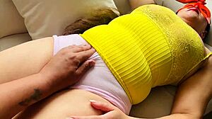 Ne morem vzdržati velikih krivulj moje venezuelske mačehe v Mehiki za denar.