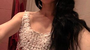 Beautiful Brunette Teen Masturbates Her Cunt in Socks