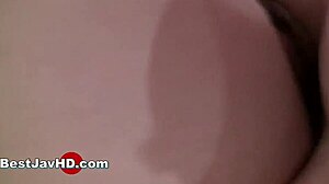 マジどもる、セクシーな日本人美女がハードコアJAVで男にフェラ