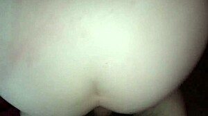 Mi hermanastra en pose de perrito argentina rubia super caliente tetona