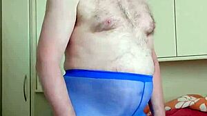 Просто отдыхаю в синих леггинсах в спа сегодня