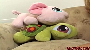 First Timer Ashley Jensen Tests Her Body