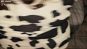 Mc akira dando o cuzinho gostoso at� ganhar por chupando em seguida
