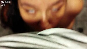 Mc Akira dando el culito rico hasta que se lo gana chupando después