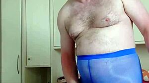 Просто отдыхаю в синих леггинсах в спа сегодня