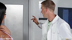 Hlboko šukaný terapeutkou Jasmine Jae na Brazzers