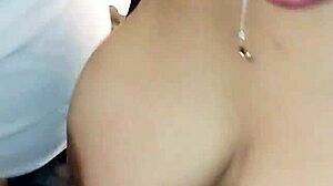 زوجة لاتينية تتدرب على الخيانة الزوجية بثدييها الكبيرين