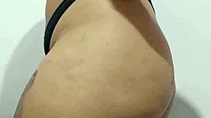 Vendi uma calcinha usada com cheirinho de buceta e cuzinho