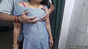 भारतीय देसी भाभी को शादी के बाद पड़ोसी बॉयफ्रेंड से पाउंड किया जाता है। उसकी बड़ी गांड इस स्टीमी कपल सेक्स वीडियो में जोर से उछलती है।