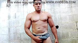 Yuri Gaúcho’s hairy handjob ends in massive cumload! 🔥