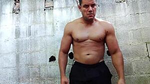 Yuri Gaúcho’s hairy handjob ends in massive cumload! 🔥