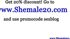 ねえ、このアジアのシーメールトラニーが男に激しく突かれるの見たい？