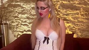 I'm the Hottest Belly Dancer Goddess in Music Scene!