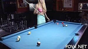 Teen 18+ appena legale mostra figa stretta in POV