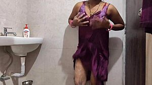 Desi Girl Shaves Hairless Pussy While Bathing Clearly