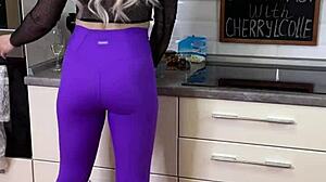 Breakfast with cherrylcolle in nylons!