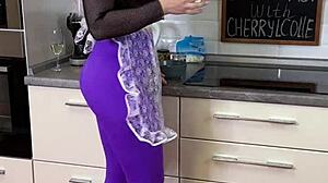 Breakfast with cherrylcolle in nylons!