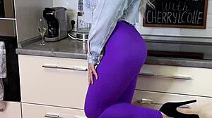 Breakfast with cherrylcolle in nylons!