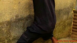 bbw cloe bang with step mother in bathroom splashing water