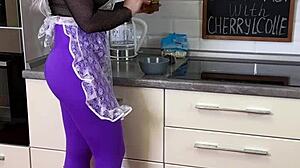 Breakfast with cherrylcolle in nylons!