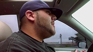 Ciasna cipka rudej dojrzałej zostaje mocno wyruchana dziś