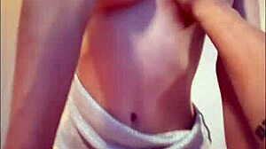 pasandola bien con mi rommie un rapidin antes de que nos cachen 😏