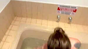 ele invadiu nossa live com a rola na mão