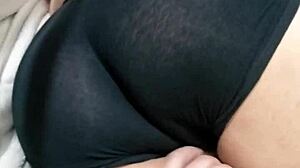 Have you seen Doña Mary teasing in those mini shorts?