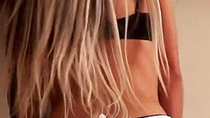 Candie cross french maid face fucking