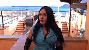 Goth girl sucking dick in leather?