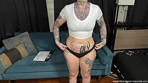 Elizabeth Grey teaches goth sex