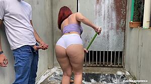 This naughty maid twerked for me provoking me crazy 😍