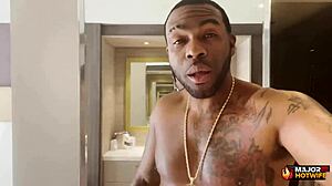 Does tattooed milf Lexi Love enjoy getting her pussy licked and fucked by Rome Major?