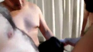 prostituta aburrida arma orgia por internet