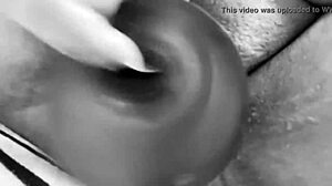 Phat pussy squirts juicy all over