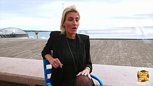 Anouk 30 Ans Une Psychologue Experte En Bite