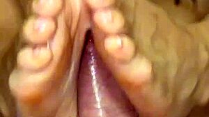 I came on the tiny 18+ feet of a pretty latina after a rough footjob with my big cock