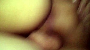 Novinha 18 anos sapequinha sentada na vara 😈