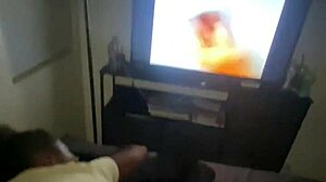 Kremowa cipka laski 18+ złapana na rżnięciu przez mamę