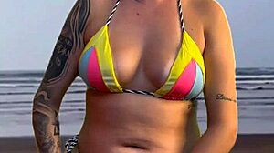 Deixei o gar�om da barraca da praia de pau duro e pedir pra pegar e sentir o volume